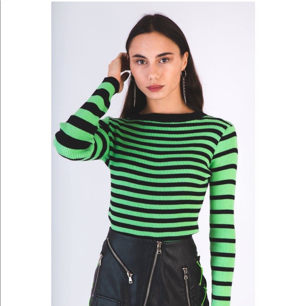 Striped Green Long Sleeve💚🖤